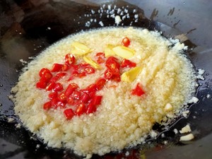 蒜蓉小龙虾 | 甜辣鲜香不油腻  |  一口一个虾尾太满足