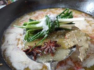 蒜蓉小龙虾 | 甜辣鲜香不油腻  |  一口一个虾尾太满足