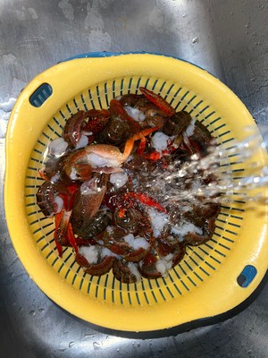 家庭版大排档麻辣小龙虾（或者说麻辣虾尾）