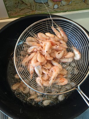 油爆小河虾