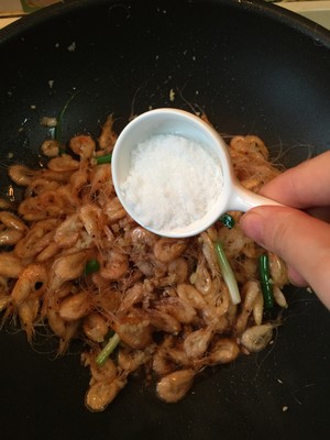 油爆小河虾