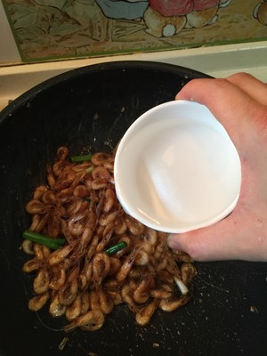 油爆小河虾