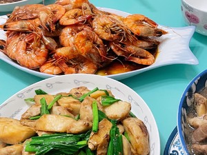 家常油焖明虾！连汤汁都好吃