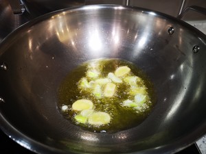 手把手教你五分钟快手油焖虾