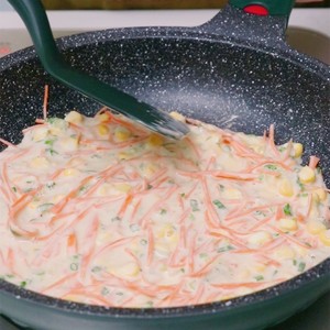 胡萝卜虾皮鸡蛋饼