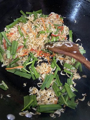 炒虾皮（卷饼配粥都好吃）
