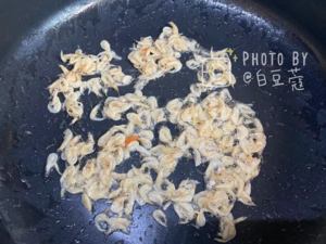虾皮炒白菜，鲜的很啊