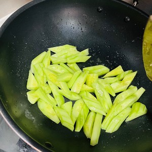 黄瓜炒虾仁