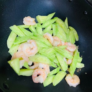 黄瓜炒虾仁