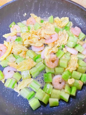 黄瓜虾仁?