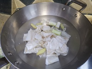 泡椒烩鱼肚（鱼泡）