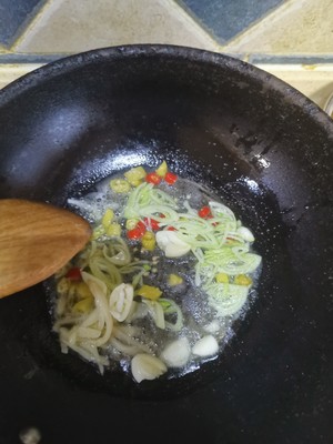 泡椒烩鱼肚（鱼泡）