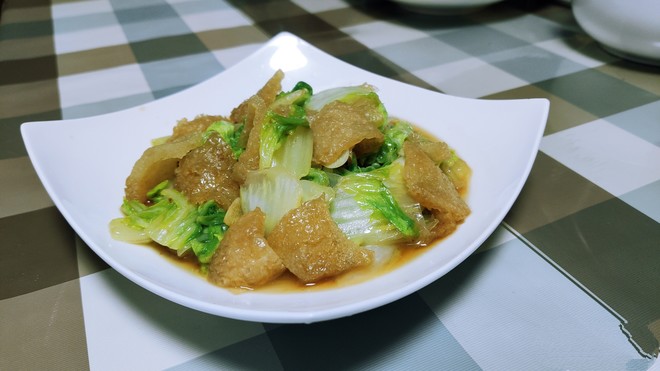 假鱼肚（俗称炸猪肉皮）炒白菜 真是绝配 北方人不妨试试，特好吃??