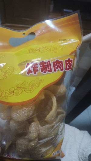 假鱼肚（俗称炸猪肉皮）炒白菜 真是绝配 北方人不妨试试，特好吃??