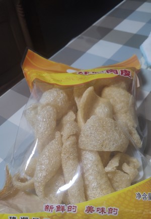 假鱼肚（俗称炸猪肉皮）炒白菜 真是绝配 北方人不妨试试，特好吃??