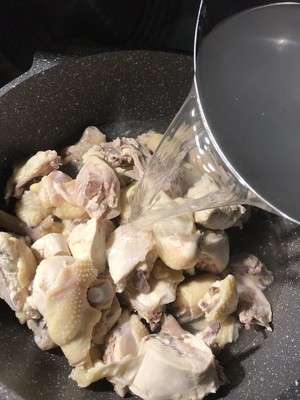 金汤花胶炖鸡煲