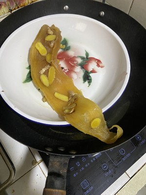 超简单泡发鱼肚的方法