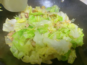 鱿鱼干炒高丽菜