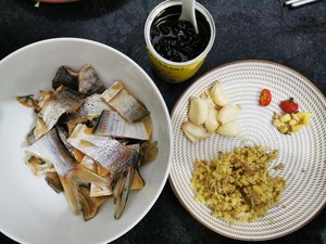 豆豉姜炖鱼干