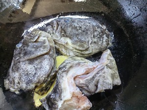 石斑鱼头豆腐汤
