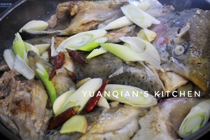 这么做《中餐厅》里的砂锅鱼头煲，超简单！