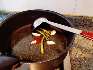 酱焖三文鱼头（拌饭绝配）