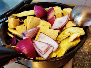 酱焖三文鱼头（拌饭绝配）
