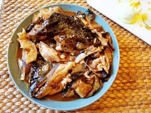 酱焖三文鱼头（拌饭绝配）