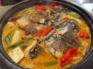不输餐馆的鱼头泡饭