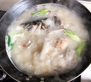 奶白鱼头汤（鲜）