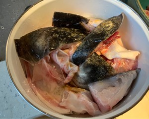 不煎不炸、软软嫩嫩酱烧吮指鱼头