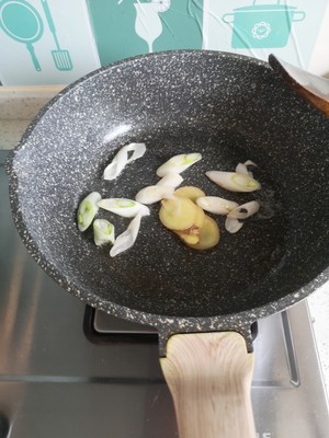 红烧淡水鲈鱼