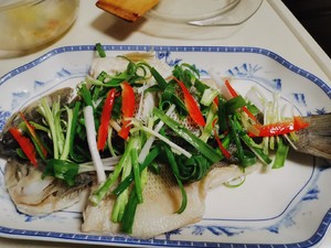 清蒸嫩滑淡水鲈鱼