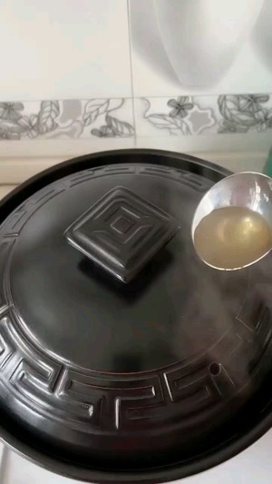 砂锅焗清江鱼（淡水鱼）