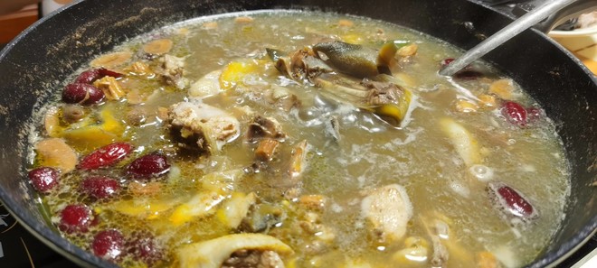 水鱼鸡火锅