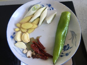 酱焖海杂鱼