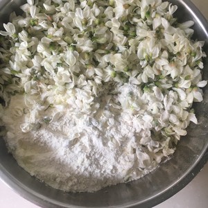 槐树花的最经典吃法一一槐树花馒头