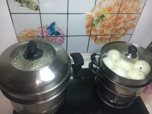 槐树花的最经典吃法一一槐树花馒头