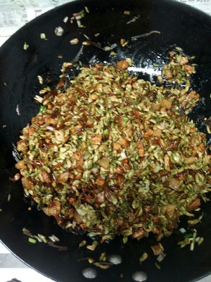槐花酱肉大包子