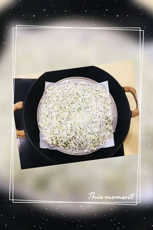 槐花麦饭