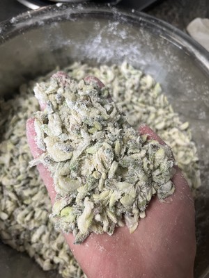 我最爱的炒洋槐花（附蒸法，非常松散）