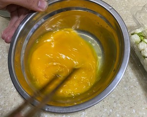 清香扑鼻的茉莉花炒蛋，地道云南菜～！