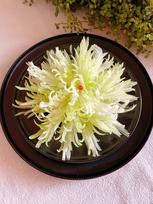 凉拌凤尾菊花西芹