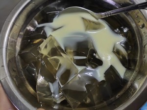 茅根菊花海底椰膏/土茯苓膏