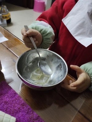 茅根菊花海底椰膏/土茯苓膏