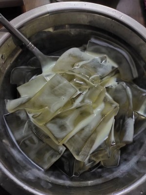 茅根菊花海底椰膏/土茯苓膏