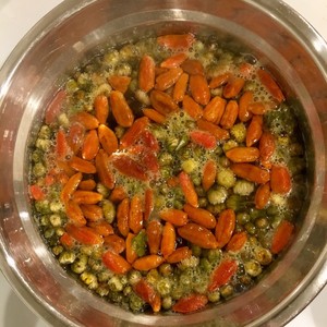 菊花枸杞茶：平肝明目，清热解毒