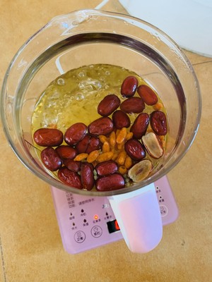 红枣枸杞野菊花茶