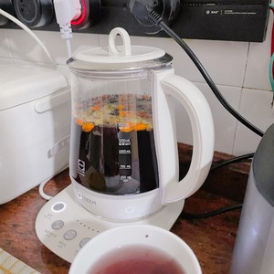 养肾茶：桂圆枸杞桑葚菊花茶（养生茶）