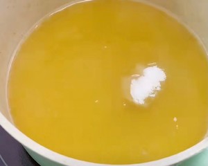 孩子上火?这样吃清热解毒-?雪梨菊花冻「家庭版」